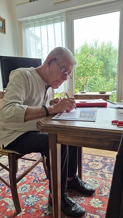 Stéphane HAPIOT, metteur en scène et lecto-comédien du Collectif, planche déjà sur notre prochain spectacle.