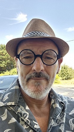 Arnaud VINCENZ, créateur du Collectif de Lecture Vivante, ancien comédien amateur des Baladins du Roi-Yan de 1997 à 2025